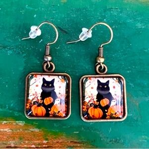 NEW fashion earrings! Perfect for Halloween.